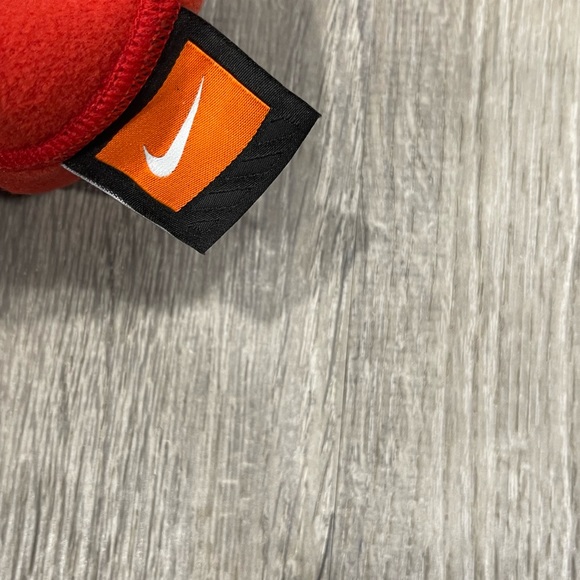 Baby Nike hat Red Black Fleece C26 - Picture 3 of 3